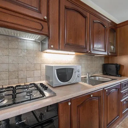 Apartament Maison Pinella *