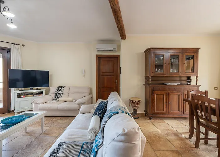 Apartament Maison Pinella *